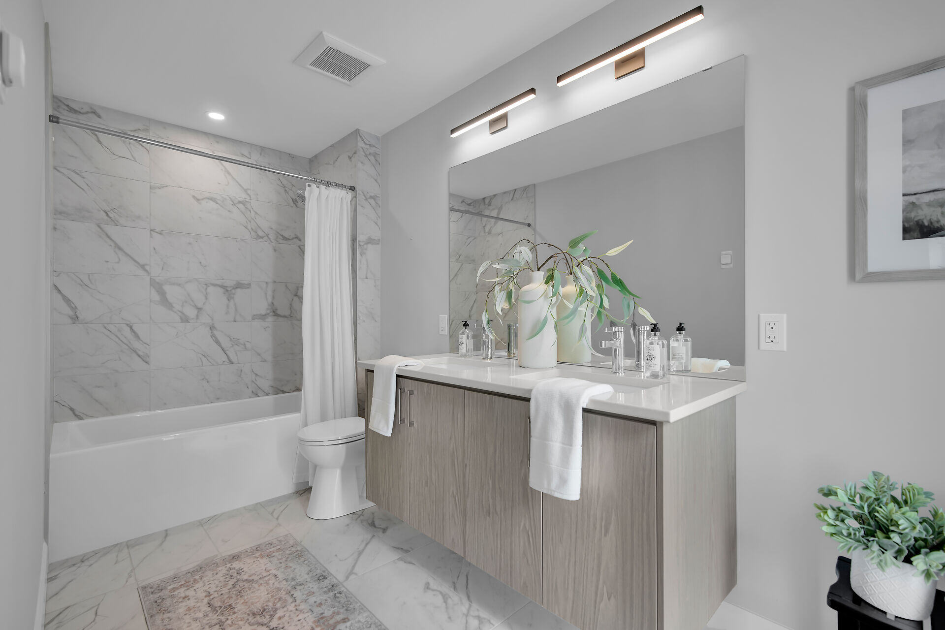 primary bedroom bathroom
